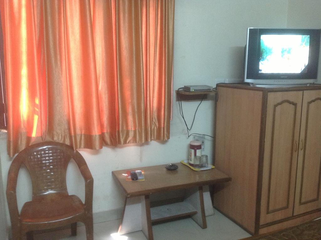 Hotel Kamal Kunj Jaipur Buitenkant foto